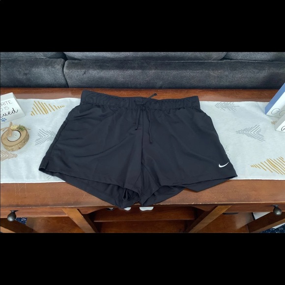 Nike Dri-Fit Shorts - Picture 3 of 4